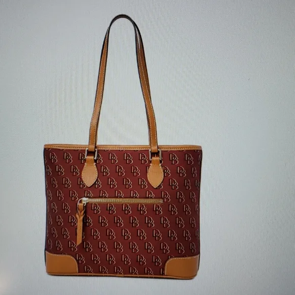 NEW Dooney & Bourke Richmond Monogrammed Shopper display picture 3